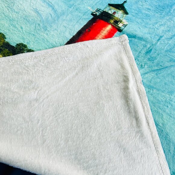 NEW without TAGS Plush Kenosha (Wisconsin) Lighthouse Blanket - Picture 7 of 11